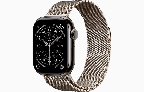Apple Watch S11 46mm Natural Titanium / Natural Milanese loop S/M